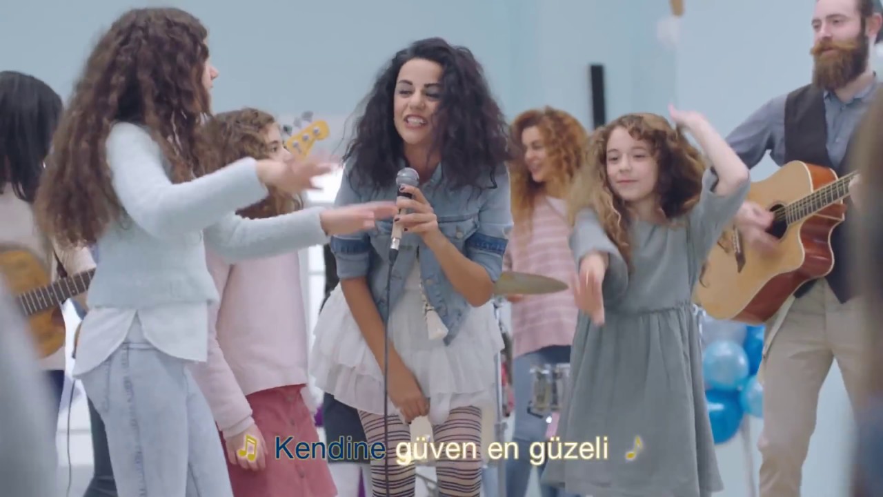 Dove Saçlarını Taçlandır Commercial